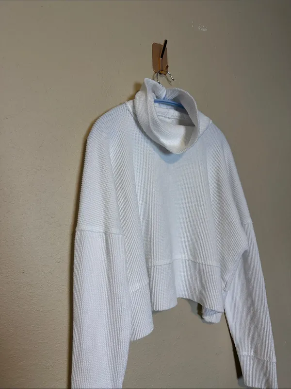 We‎ The Free Highland White Waffle Knit Oversized Turtleneck Size Small - Image 4