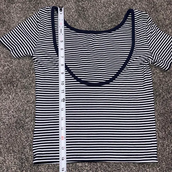Dazy x StarSeries white & black horizontal striped top in size M. - Image 4
