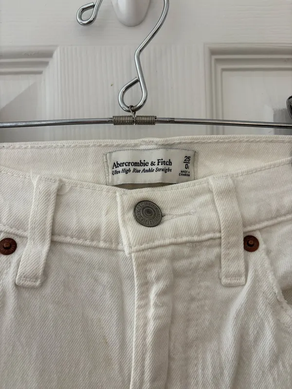 Abercrombie Ultra High-Rise Straight Jeans Ankle - Image 2