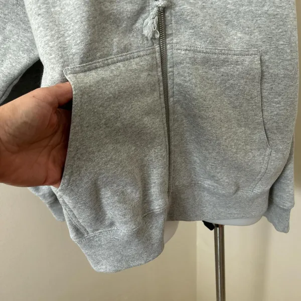 (NWT) Women’s Full Zip Gray Hoodie, One Size: L/XL - Image 3