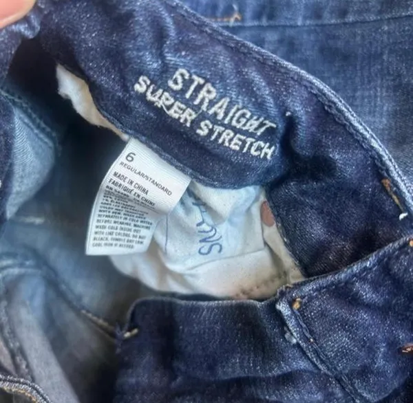 Dark wash American Eagle straight leg jeans Size 6 - Image 3