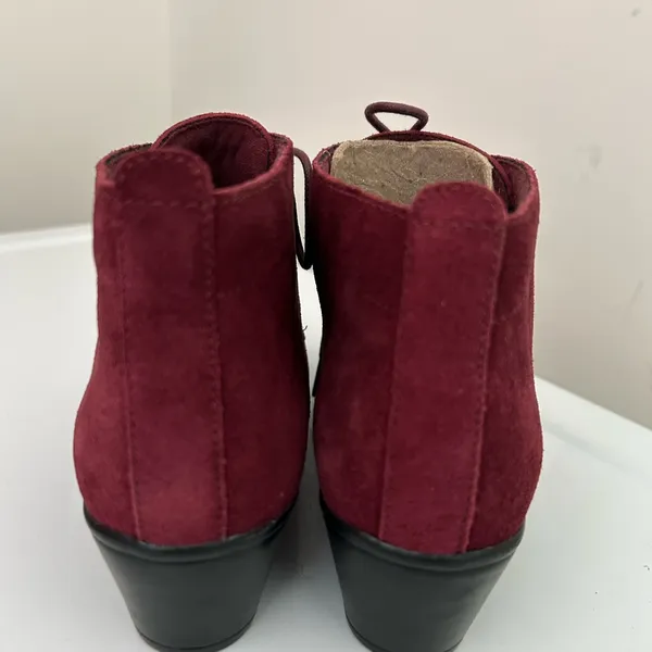Clarks Suede Lace Up Booties Burgundy Purple Size 6 - Image 4