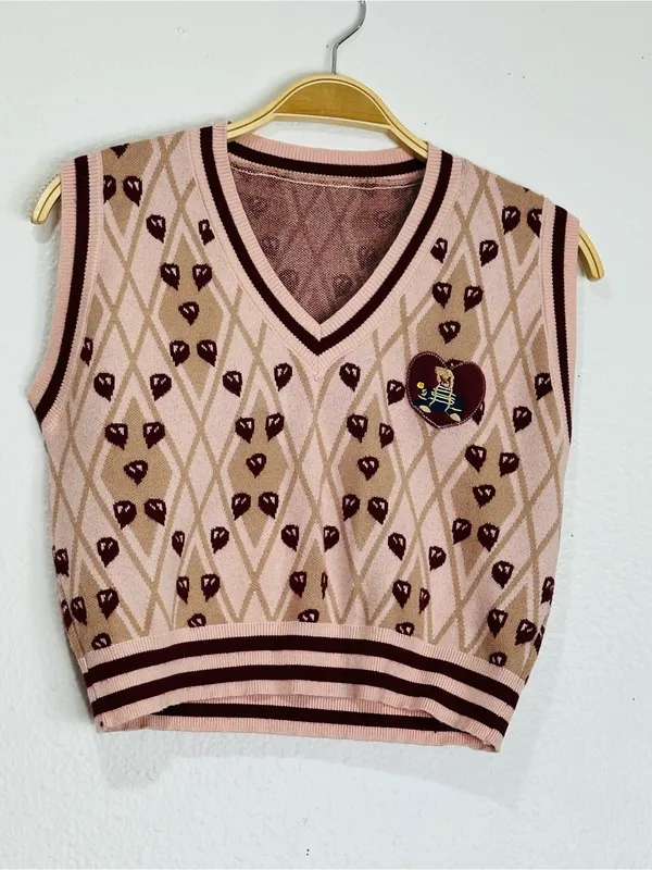 Sleeveless V-Neck Heart Argyle Knit Vest in Blush - Image 3