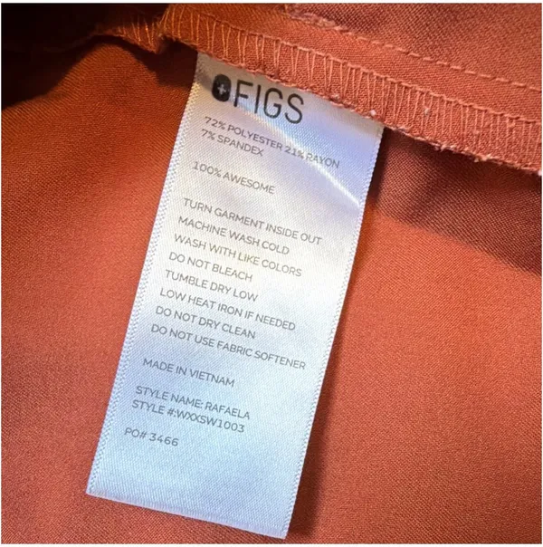 FIGS Women’s Rafaela Oversized Scrub Top in Limited Edition Auburn Size L - Image 3