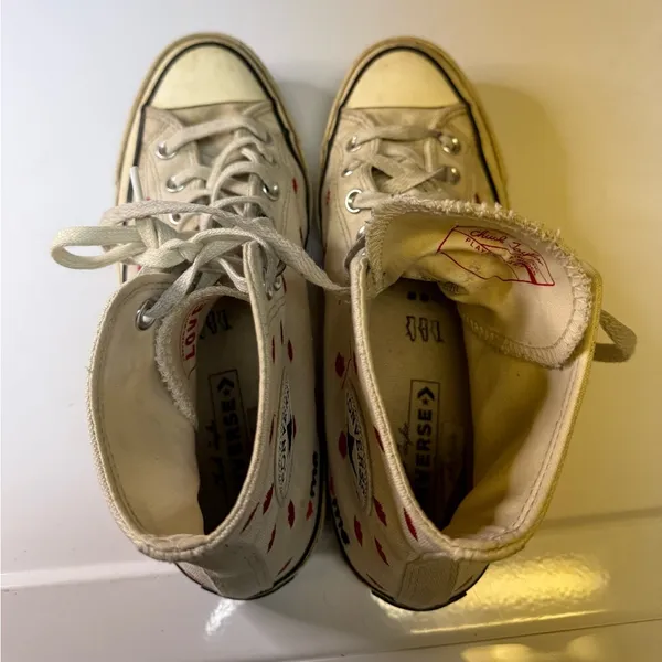 Converse Valentines Day Embroid Lips Limited Edition High Top Sneakers - Image 10