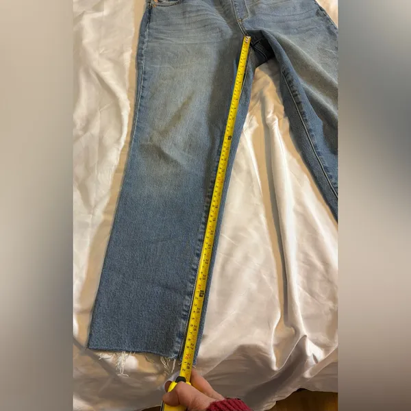 Universal Thread Women's Light Blue Denim Overalls - Image 4