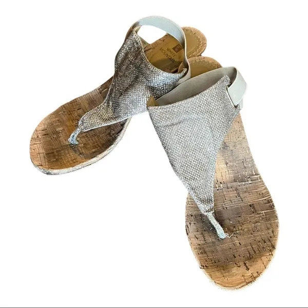 𝅺White Mountain Gold Glitter Wedges Size 9.5M - Image 2