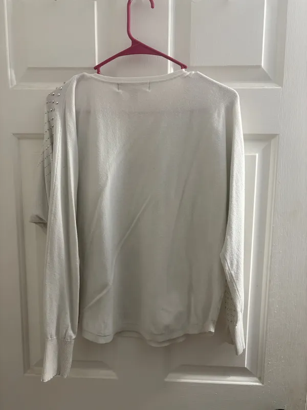 Sweater White Size L - Image 2