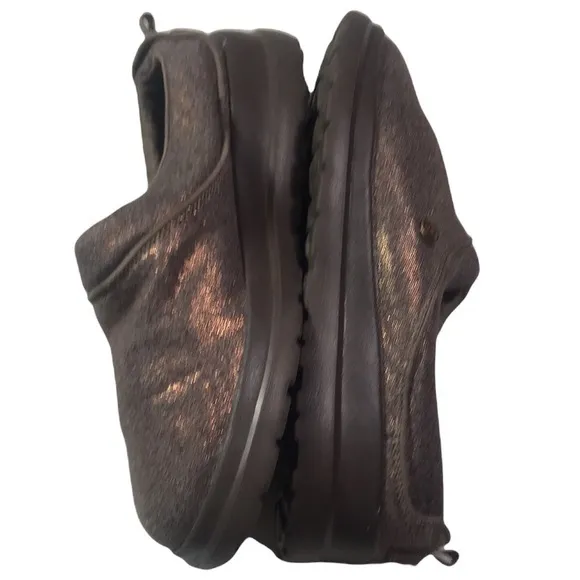 Bobs from Skechers Bronze Bobs Cherish Sleigh Ride‎ Clog - Image 7