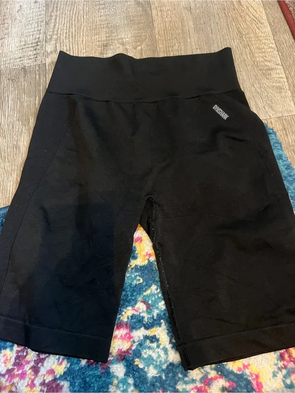 Gymshark black biker shorts size L - Image 4