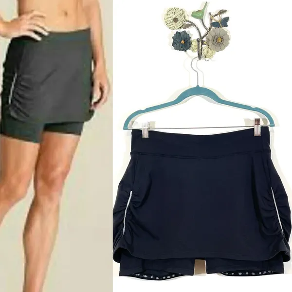 Athleta Women's Contender 2 in 1 Black Short & Skirt Size M Black Zip Pocket - Image 2