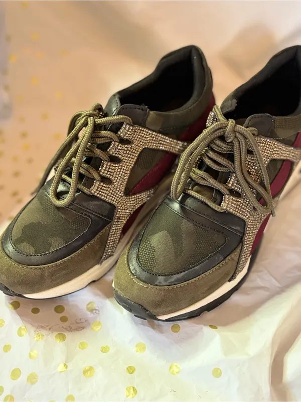 Steve Madden Olive Camo & Burgundy Crystal-Trim Sneaker - Image 4