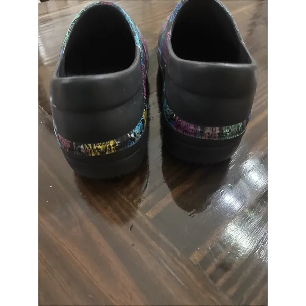 Crocs Clogs Womens Neria Pro II Paisley Mandala Multicolor Nursing Shoes Size 8 - Image 5