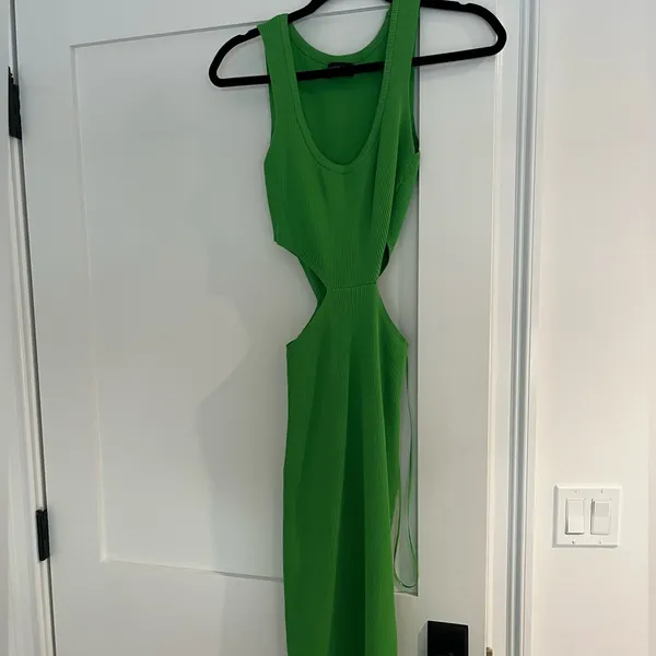 WhiteFox Boutique Who’s That Girl Midi Dress Cutouts (M) - Image 3