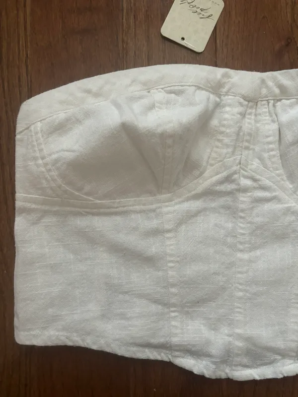 Free People NWT white structured cropped tube top - Image 3
