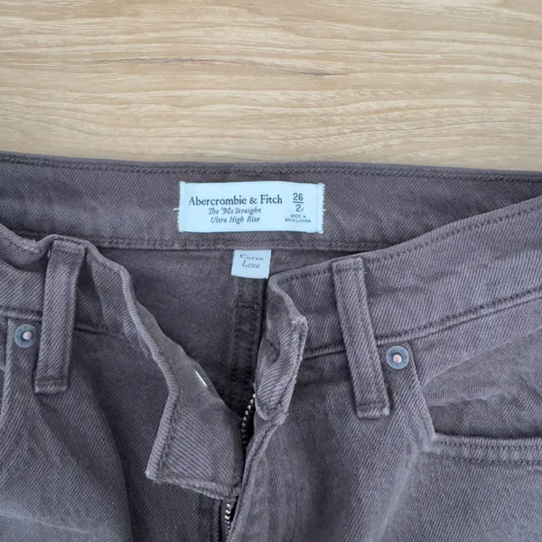 Abercrombie Curve Love Ultra High-Rise 90s Straight - Image 3