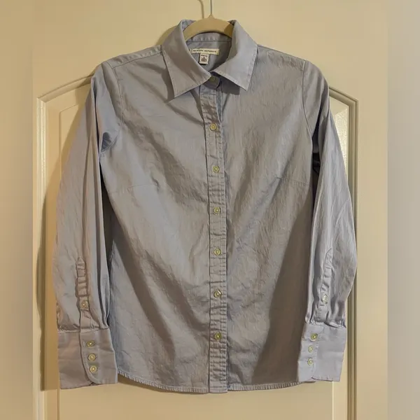 Banana Republic button up shirt. Baby blue. Size S - Image 2
