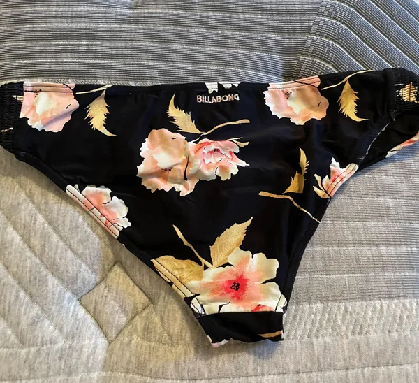 Floral Bikini - Image 4