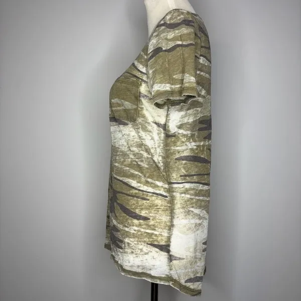 Zoe + Liv- Green Camo T-Shirt - Image 2