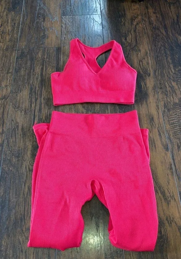 Amazon Hot Pink Workout Set - Image 3