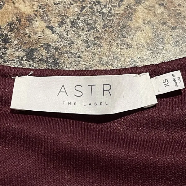 NWT ASTR The Label Womens Dress Sleeveless Mini V Neck Career Maroon Size XS FV - Image 2
