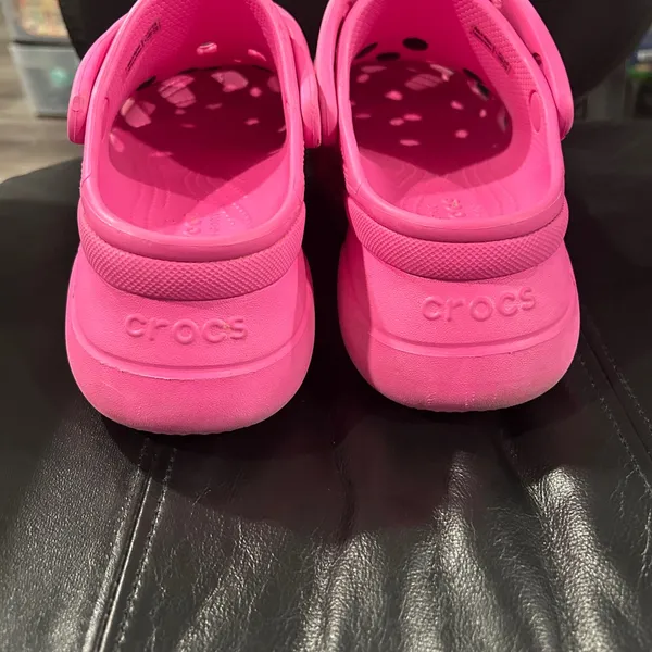 CROCS women’s Pink Slippers with Fun Charms - Image 9
