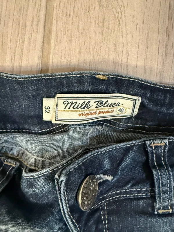 Mid-Rise Embellished Pocket Flare Jeans in Medium Blue - Image 5