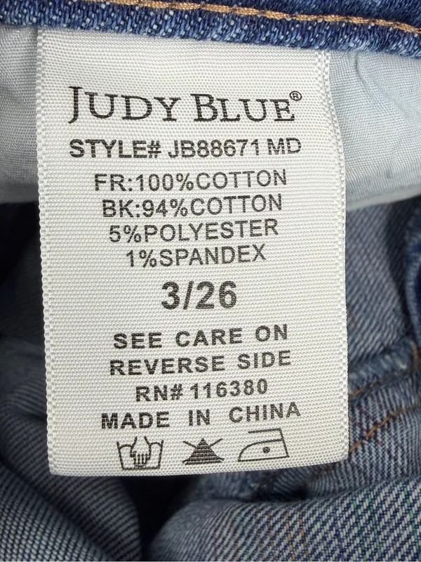 Judy Blue 90s Straight Jeans 3/26 High Rise Distressed Raw Hem Light Wash - Image 10
