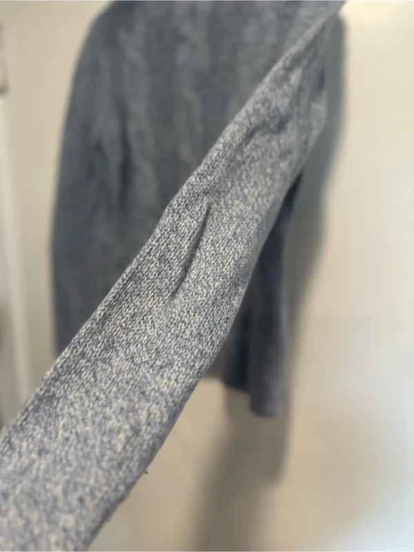 LL Bean blue chunky cable knit Sz:M mock neck wool/angora blend winter sweater. - Image 3