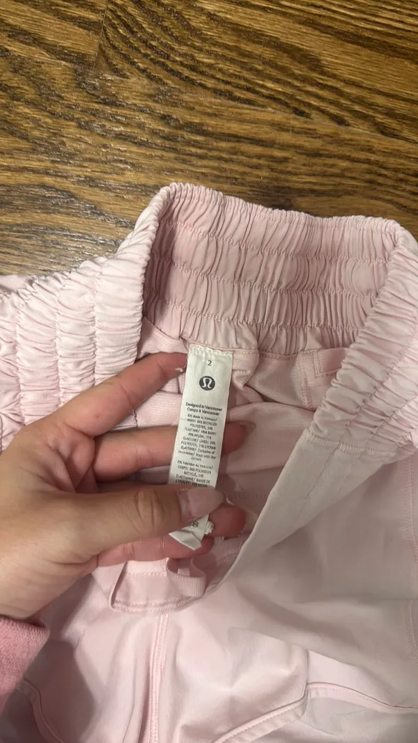 Lululemon Shorts Speed Up 2.5" - Image 2