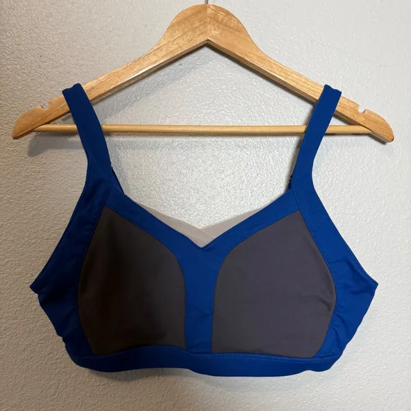 Fabletics Blue Grey Sports Bra Medium Support‎ Activewear Athletic Tank Top - Image 2