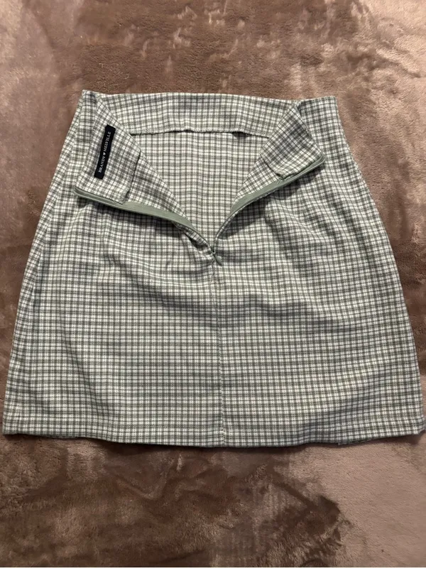 Brandy Melville Mini Skirt Women’s Size 2 Green Plaid Cara” Mini Skirt - Image 6