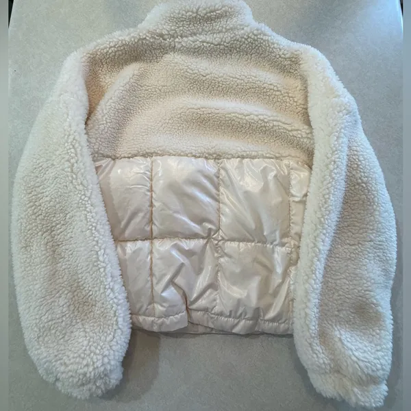 Fabletics Cream Sherpa Jacket size XS - Image 2