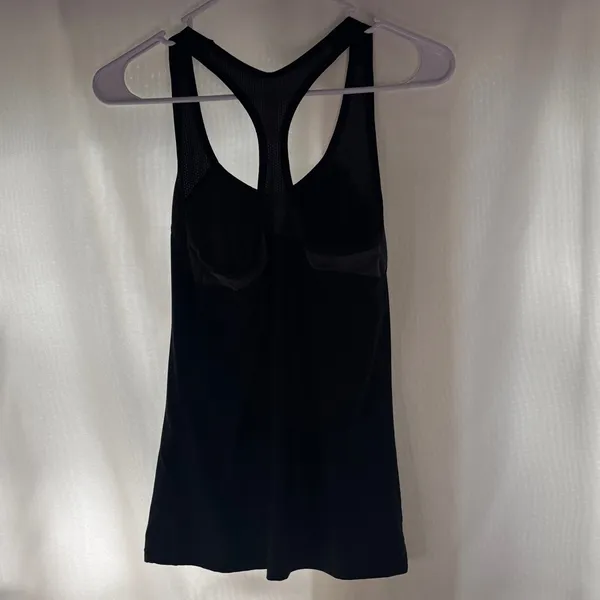 Under Armour Women's Sleek Black Tank Top - Image 4