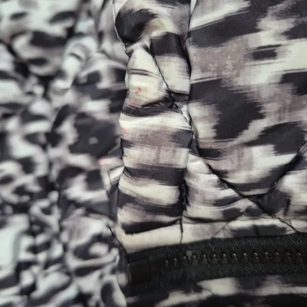 Andrew Snow Leopard Print Puffer Coat Size Large - Image 7