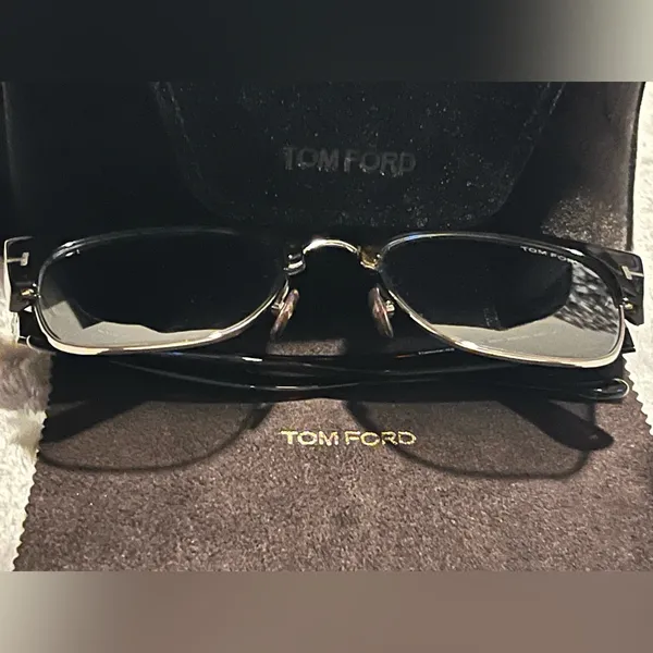 Tom Ford Dakota 02 sunglasses TF554 Black Sunglasses with Case EUC - Image 6