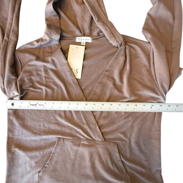 TS by Thrive NWT Taupe Women's V Neck Hoodie Size Small - Image 9
