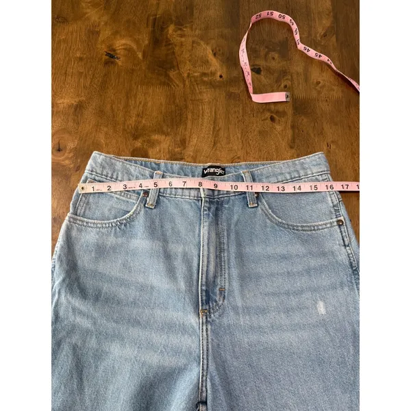 EUC‎ Womens Wrangler distressed high rise straight jeans size 30x28 - Image 9