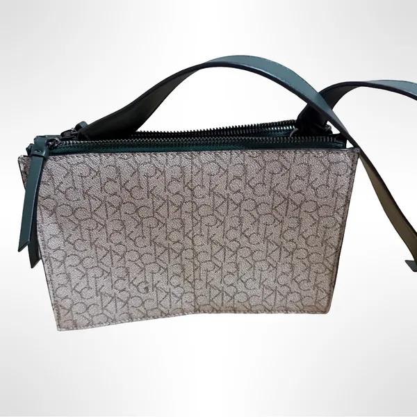 NWT Calvin Klein Green and Cream Crossbody Bag - Image 3