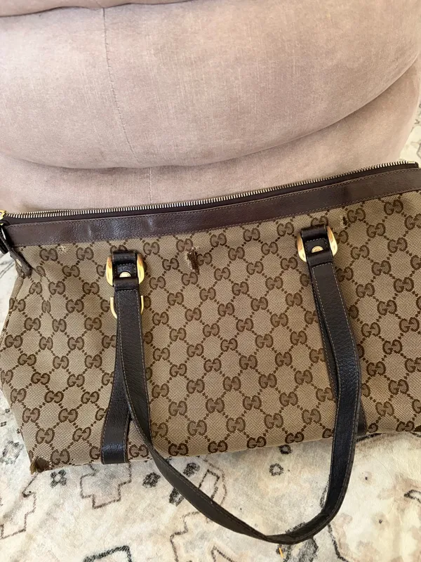 Gucci Shoulder Bag - Image 5