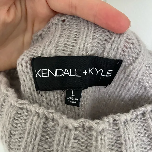 NWOT | Kendall‎ & Kylie women’s knit sweater cropped top — large - Image 2