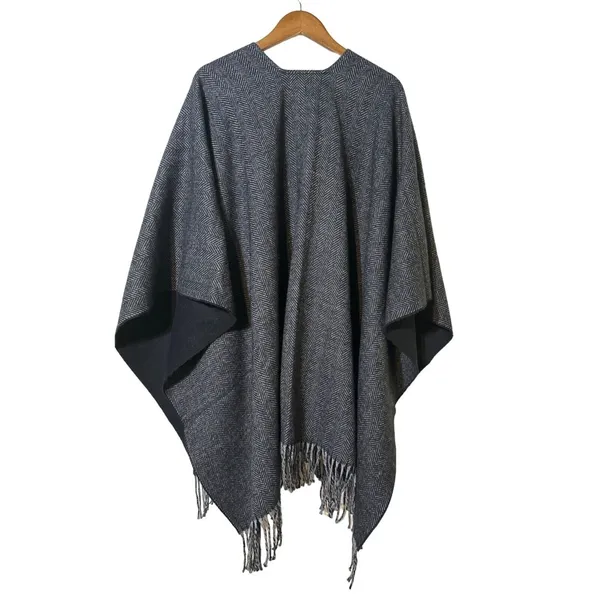 Terra Di Siena Grey and Black Shawl Open Front Wrap with Fringe One Size - Image 4