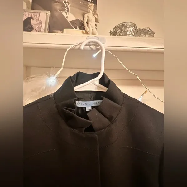 Renaissance Style Antonio Melani Black Blazer - Image 2