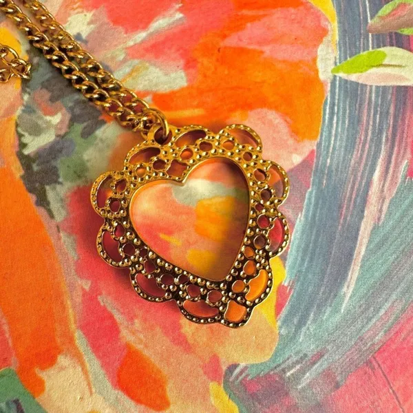 Gold tone open heart pendant necklace - Image 5