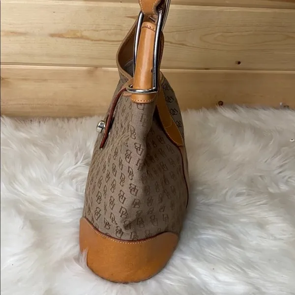 Dooney & Bourke Vintage Signature Leather Purse - Image 15