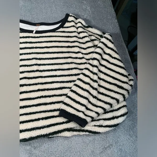 Free people Breton Striped pullover long sleeve fleece medium - Image 3