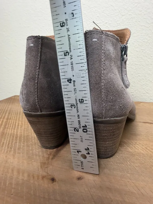 Frye Judith Zip Ankle Booties Boots Block Heel Size 8M taupe Grey Suede - Image 11