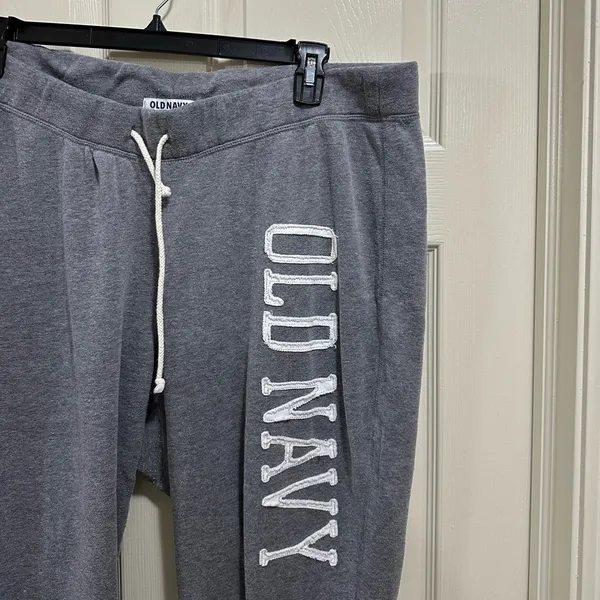 Old Navy joggers light gray with white “Old Navy” stitched letters size XXL - Image 3