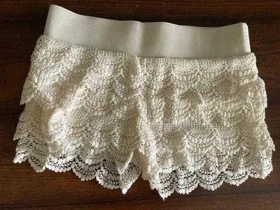 White Lace Shorts Size L - Image 2
