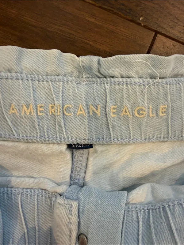 American Eagle Paperbag Waist Mom Short in Light Wash Size 14 - C45-008 - Image 2